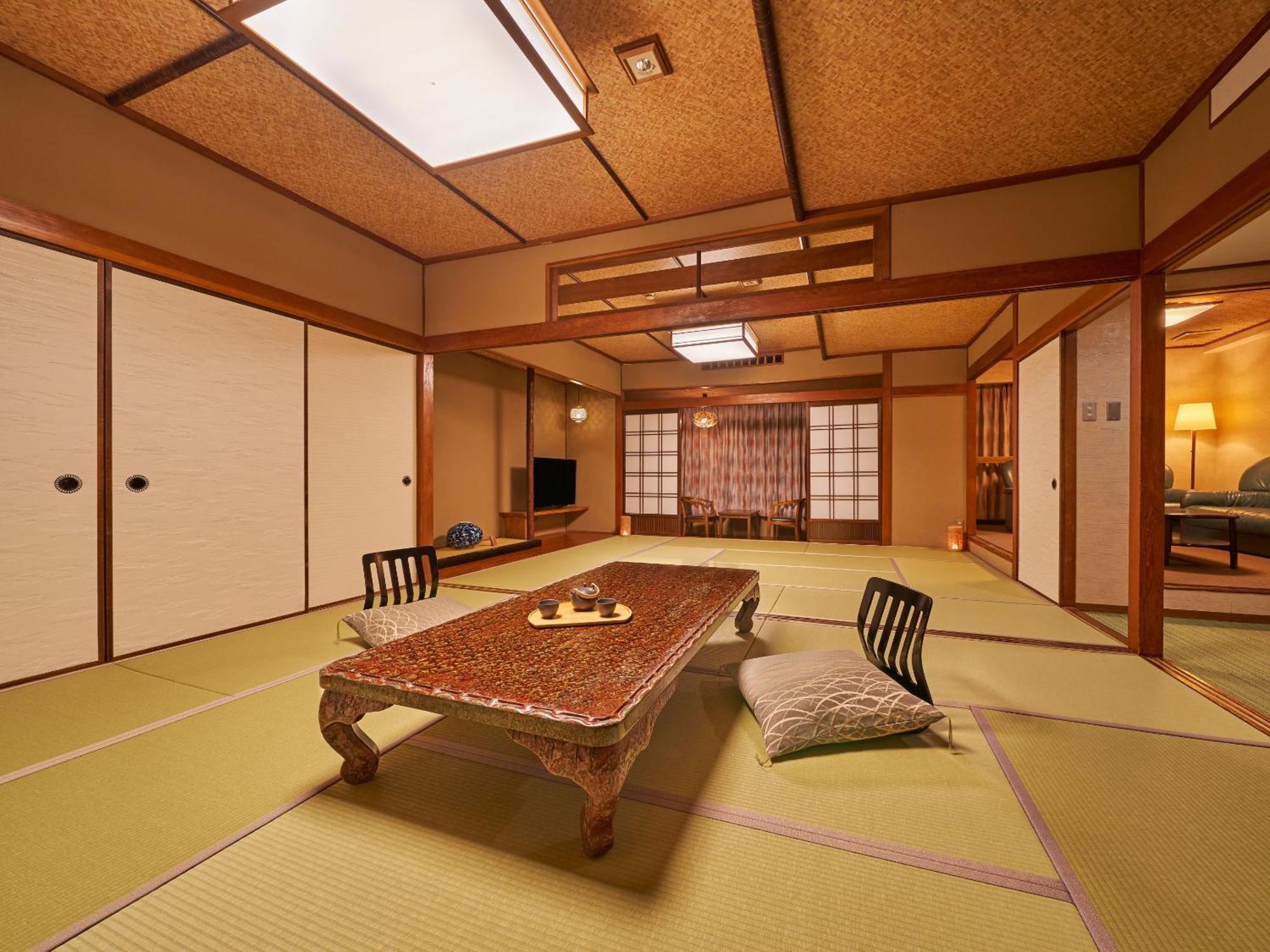 Ooedo Onsen Monogatari Ureshinokan Buitenkant foto